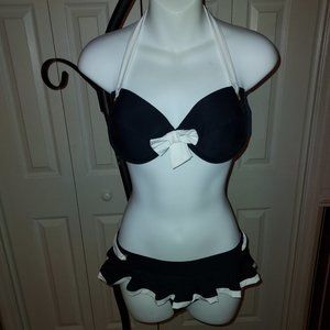Beach Rays Bow Padded Bow Swim Top Skirted Bikini Set Black/White Size Small NWT
